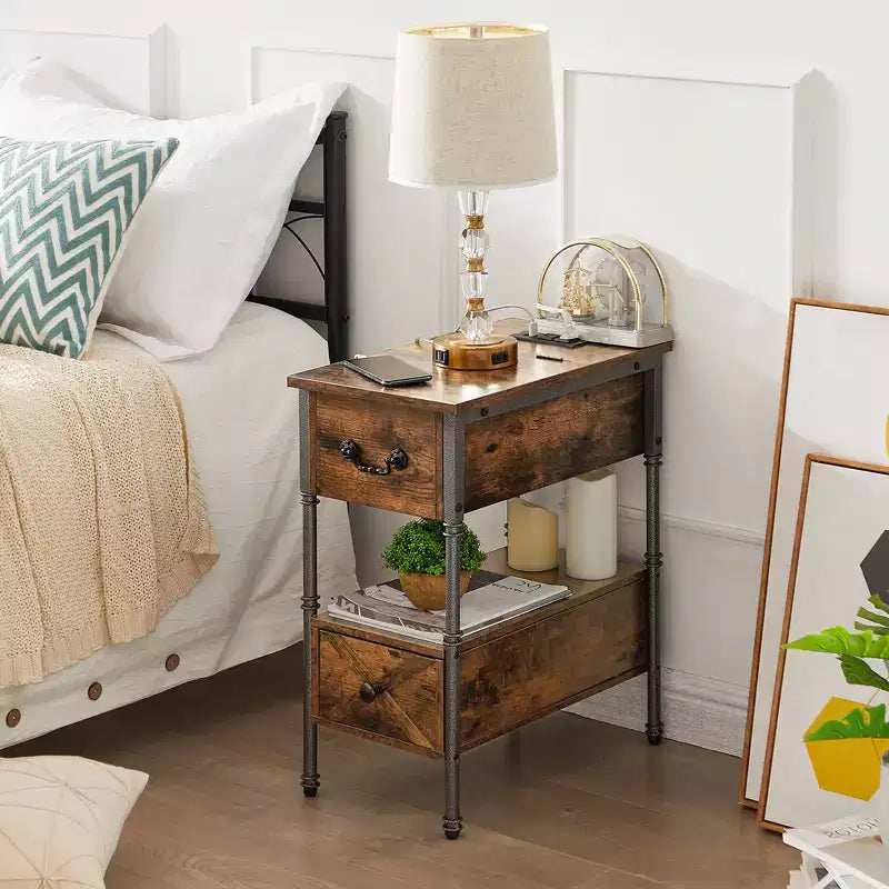 Table de chevet VECELO avec station de charge et tiroir, table d'appoint étroite avec port USB et prises électriques pour salon ou chambre à coucher, marron
