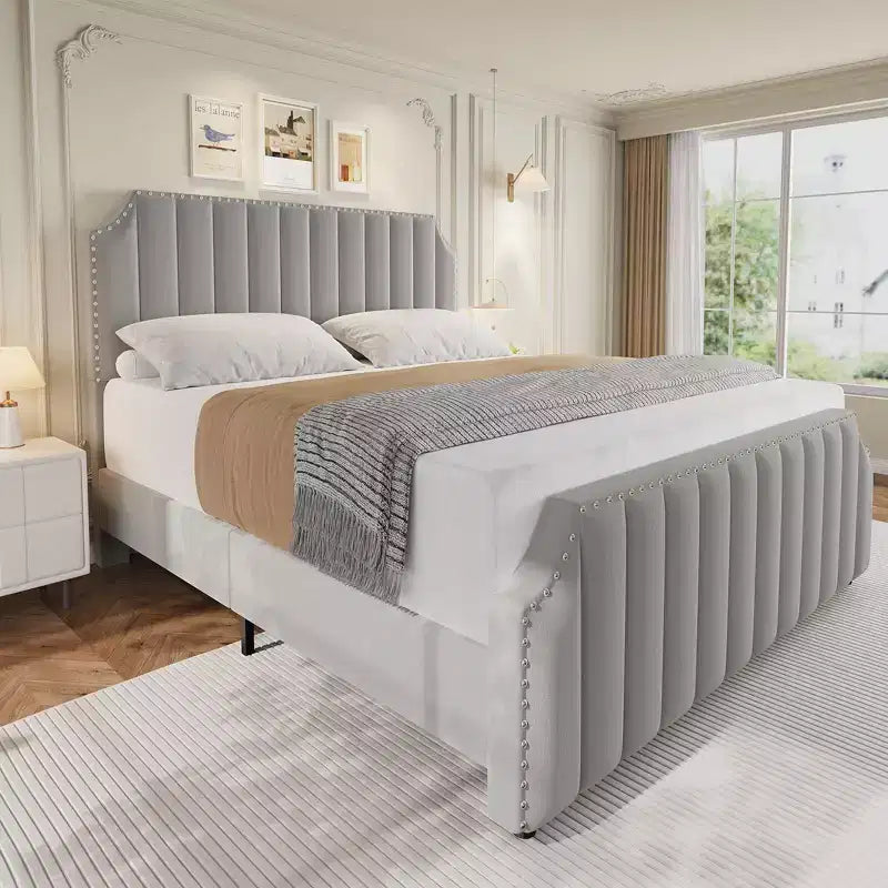 Cadre de lit en velours, tête et pied de lit matelassés à rayures verticales avec rivets, lit plateforme rembourré, lattes en bois robustes
