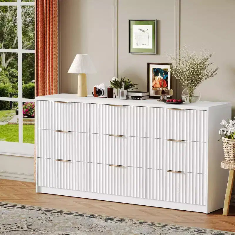 COZONY Commode cannelée à 8/9 tiroirs - Grand meuble de rangement en bois avec poignées métalliques et dispositif anti-basculement pour chambre à coucher, salon, couloir