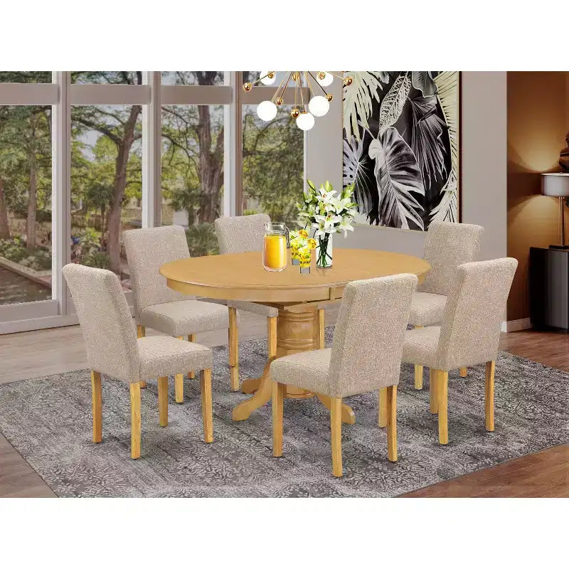 HomeStock Belmont Table de salle à manger ovale 7 pièces 42/60 avec rallonge papillon de 18 po et 6 chaises Parson avec pieds en chêne et tissu en lin fauve clair