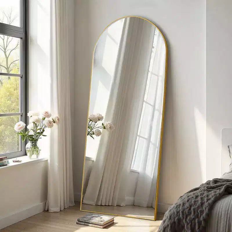 PexFix 31 po (L) x 71 po (H) Miroir arqué pleine longueur autoportant Miroir mural encadré en métal Grand miroir de sol doré