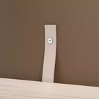 Commode horizontale Hitow à 6 tiroirs avec grain de bois et poignées noires pour le rangement du salon