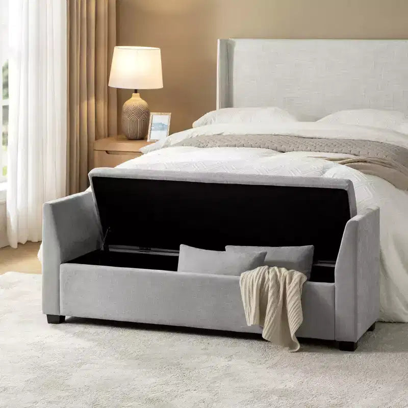Banc de rangement Amelia avec pieds robustes en plastique|ART OF LIVING DESIGNS
