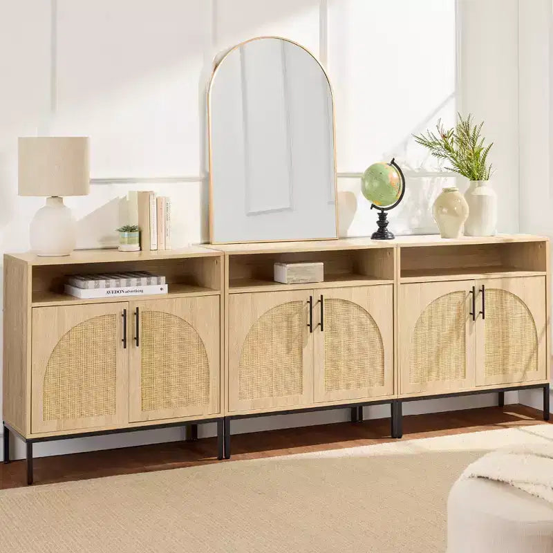 Meuble de rangement en rotin arqué à 2 portes Best Choice Products, buffet, avec découpe pour cordon, étagère de rangement réglable