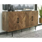 Meuble d'appoint contemporain Ashley Signature Design Prattville avec 4 portes à motif chevrons, marron
