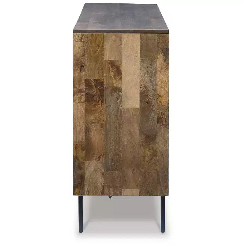 Meuble d'appoint contemporain Ashley Signature Design Prattville avec 4 portes à motif chevrons, marron