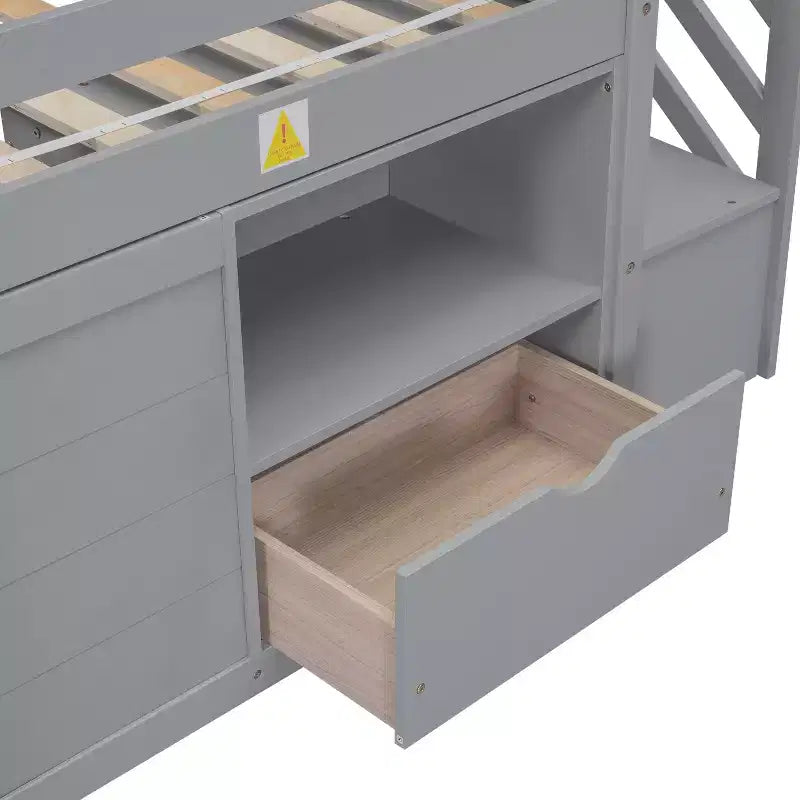 Lit bas mezzanine double Whisen 94,6L x 42,3W en bois massif avec escalier, tiroir et étagère, design moderne et épuré