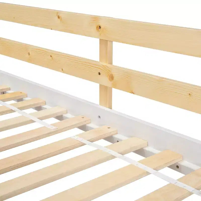 Lit superposé Whisen Twin sur Twin avec toit, fenêtre, jardinière, porte, barrières de sécurité et échelle