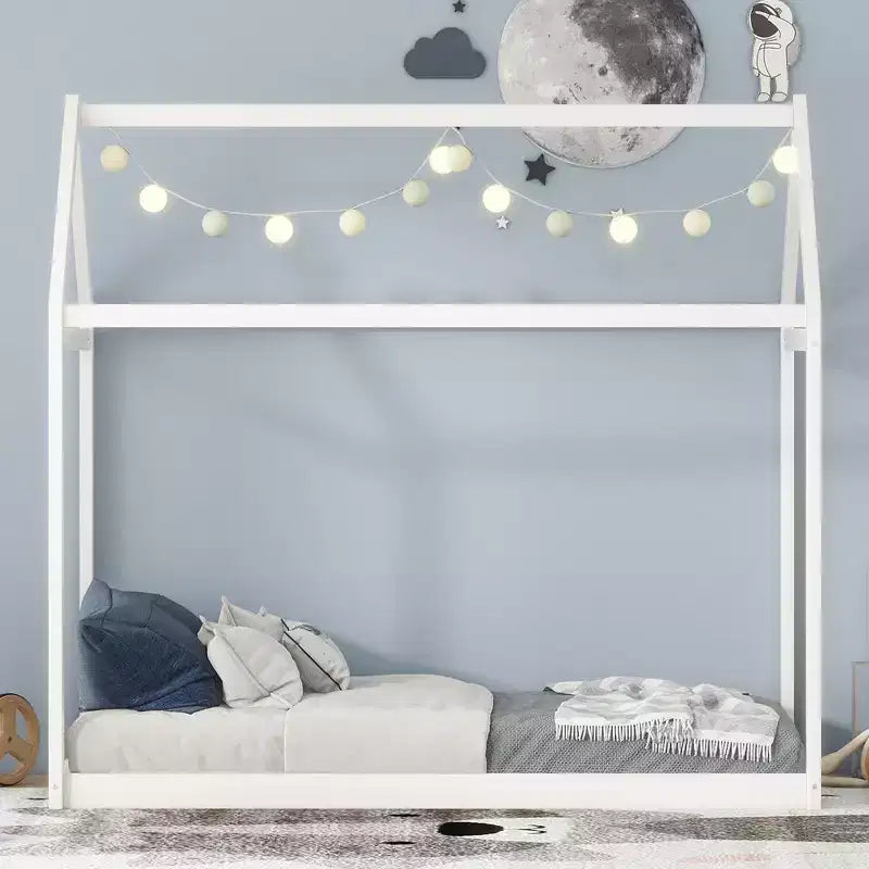 Lit plateforme en bois Whisen, taille double, en forme de maison