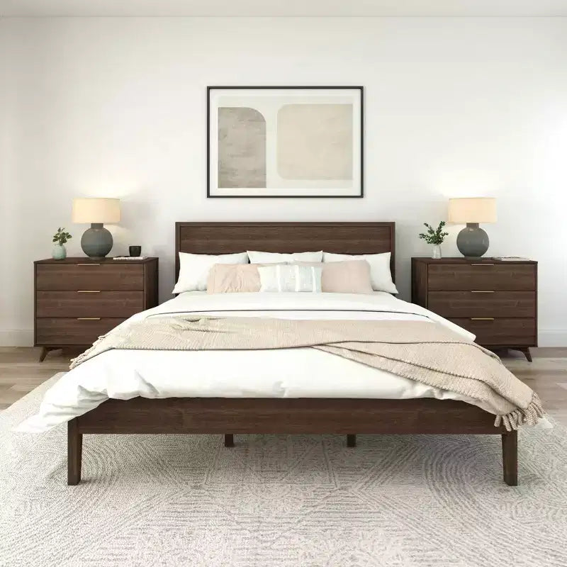 Lit King en bois massif Plank+Beam Duo avec tête de lit à panneaux, aucun sommier tapissier requis