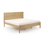 Lit King en bois massif Plank+Beam Duo avec tête de lit à panneaux, aucun sommier tapissier requis
