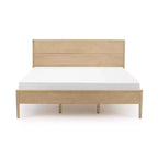 Lit King en bois massif Plank+Beam Duo avec tête de lit à panneaux, aucun sommier tapissier requis