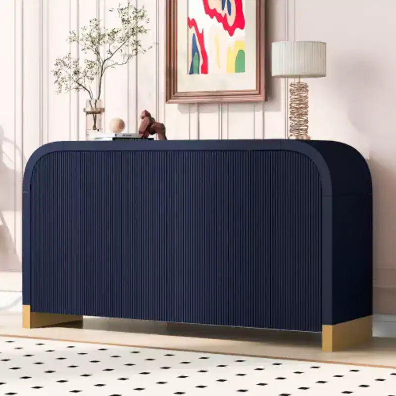 Buffet à quatre portes U-Style avec placage en frêne : des caractéristiques exceptionnelles pour les couloirs, les entrées et les salons