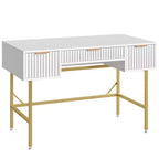 Bestier Bureau d'écriture informatique cannelé de 120 cm avec rangement pour bureau à domicile, coiffeuse cannelée avec 3 tiroirs et pieds dorés, blanc