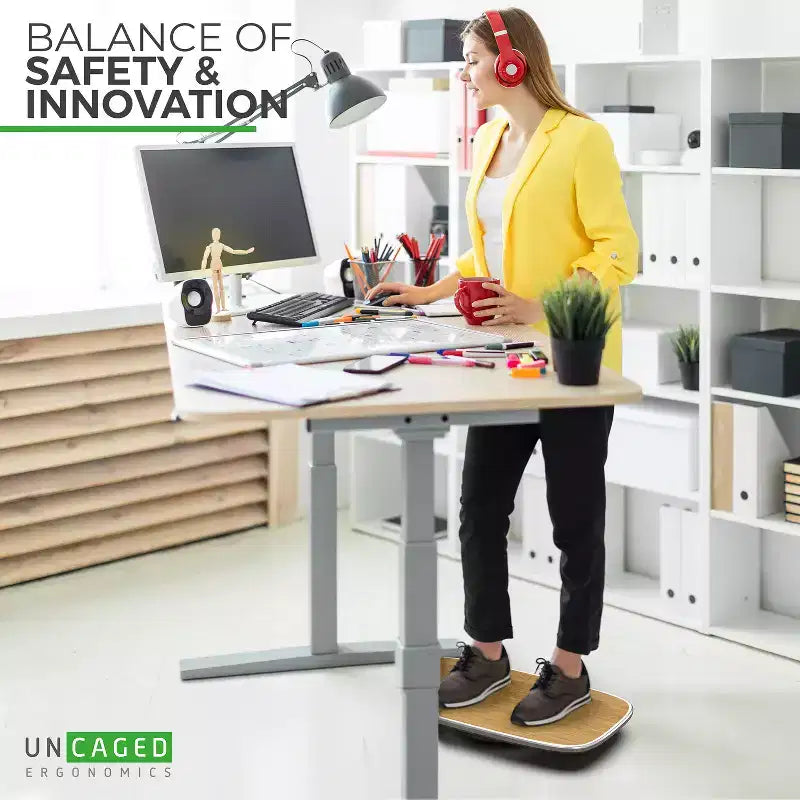 Planche d'équilibre pour bureau debout Uncaged Ergonomics BASE+ en argent