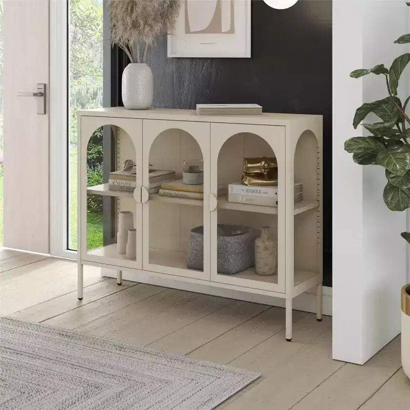 Meuble d'appoint en métal CosmoLiving by Cosmopolitan Chloe avec 3 portes vitrées arquées