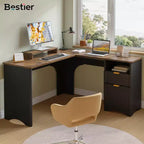 Bureau d'angle Bestier de 140 cm avec tiroirs, bureau d'ordinateur de bureau avec coins arrondis, support d'écran et panneaux cannelés, blanc et noyer