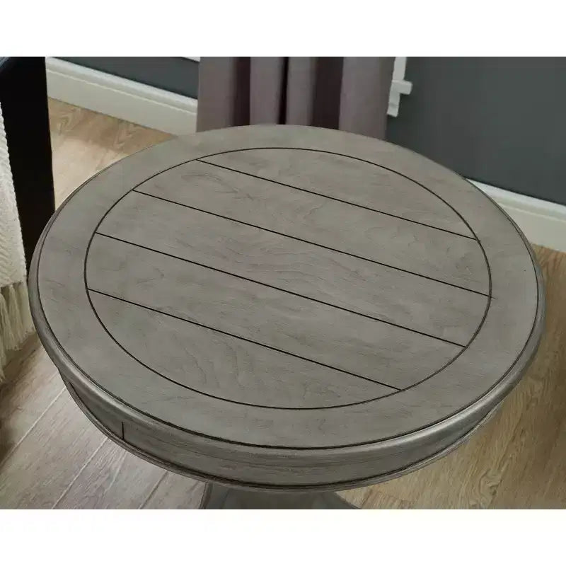 Table d'appoint ronde par Rene, avec un piétement en bois, design classique et robuste
