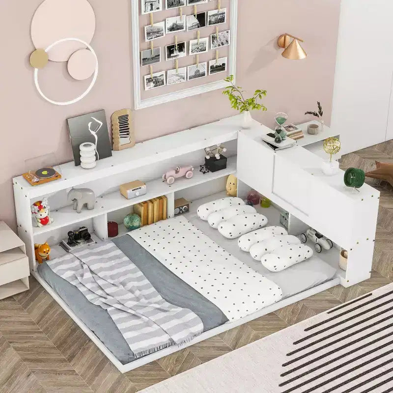 Cadre de lit plateforme Okak pleine grandeur avec bibliothèques en L, lit de rangement au sol pour chambre d'enfant