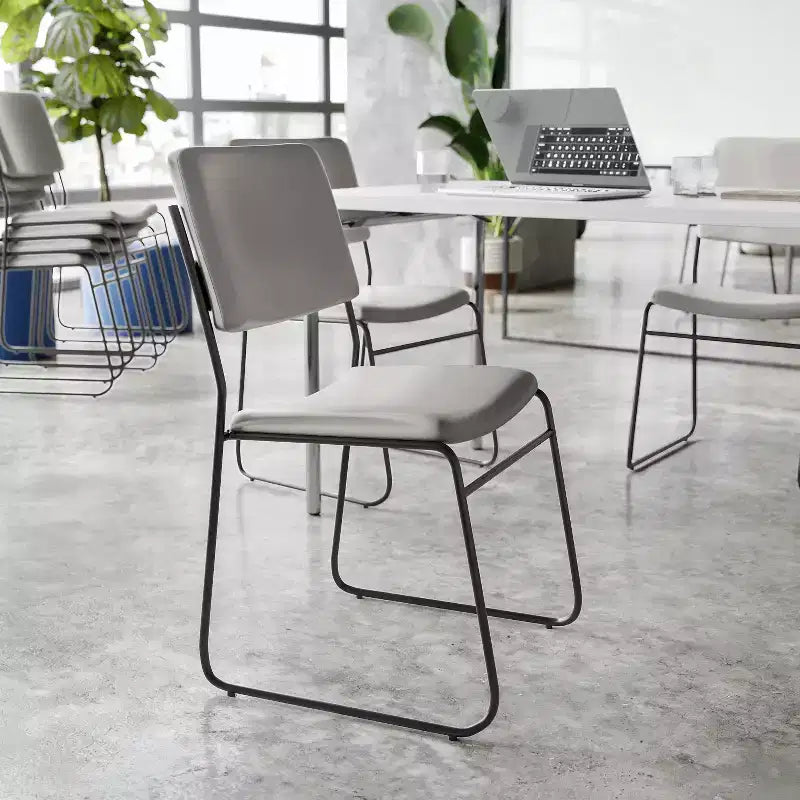 Lot de 5 chaises empilables à haute densité Flash Furniture de la série HERCULES, capacité de 227 kg, avec base luge