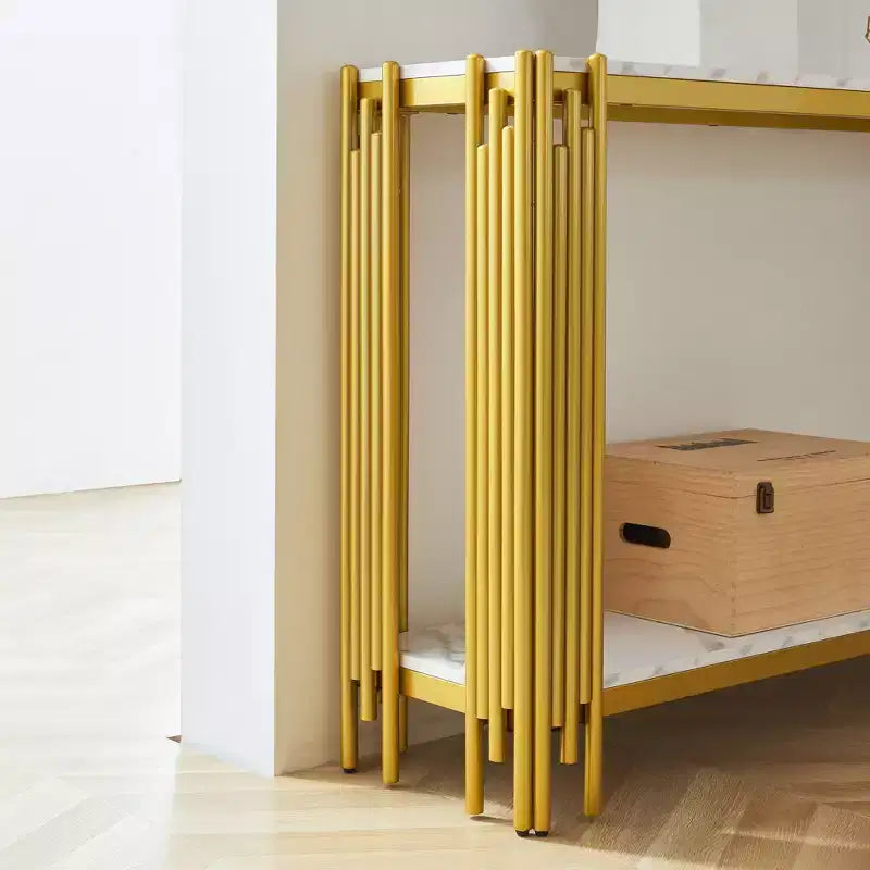 Console moderne dorée avec plateau effet marbre et cadre métallique, solution de 122 cm pour couloir