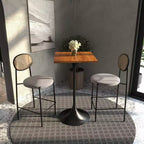 Table de salle à manger LeisureMod Verve 24 carrés, hauteur bar - Table de comptoir moderne avec plateau en MDF et piètement colonne noir pour cuisine, maison et pub