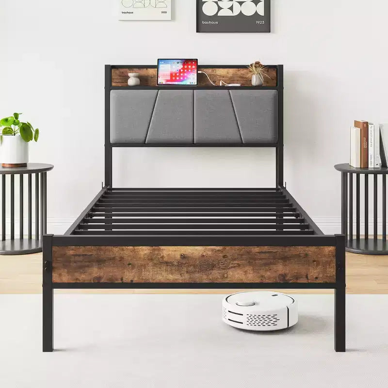 CLIHOME Cadre de lit plateforme rembourré en métal robuste, tête de lit de rangement avec station de recharge, aucun sommier tapissier requis