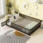 Lit de sol MAYEERTY Queen avec clôture, porte, barrières de lit en bois d'hévéa marron