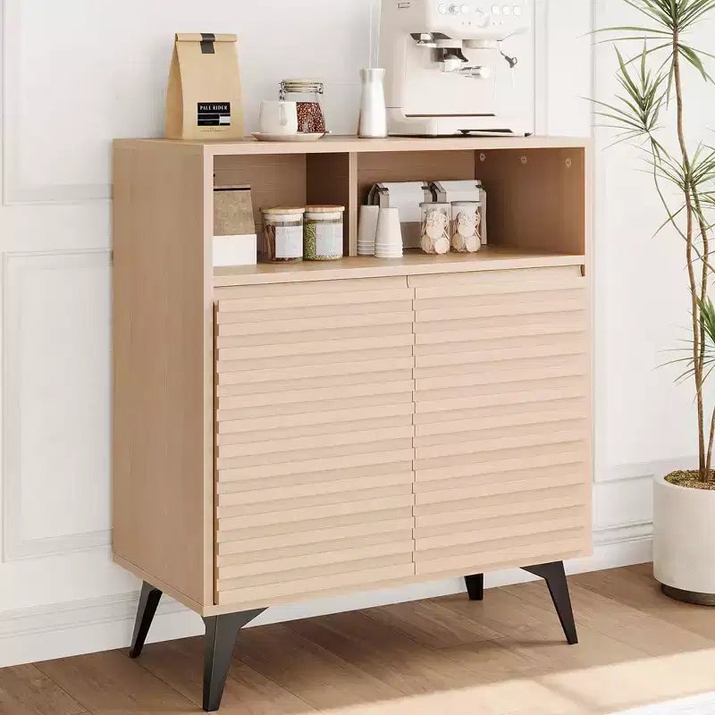 Buffet en bois cannelé de 71 cm avec étagères réglables et portes pour cuisine, salle à manger, appartements