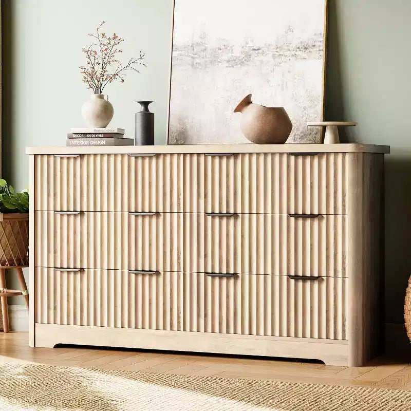 Commode 6 tiroirs cannelée GustoWave, rangement de vêtements robuste, bois naturel