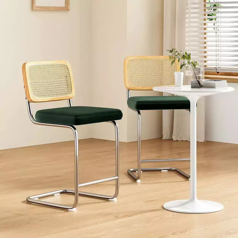 PexFix Lot de 2 tabourets de bar à hauteur de comptoir, tabourets de bar en velours rembourrés avec dossier en rotin, chaises de bar sans accoudoirs de 61 cm pour îlot de cuisine, vert noirâtre