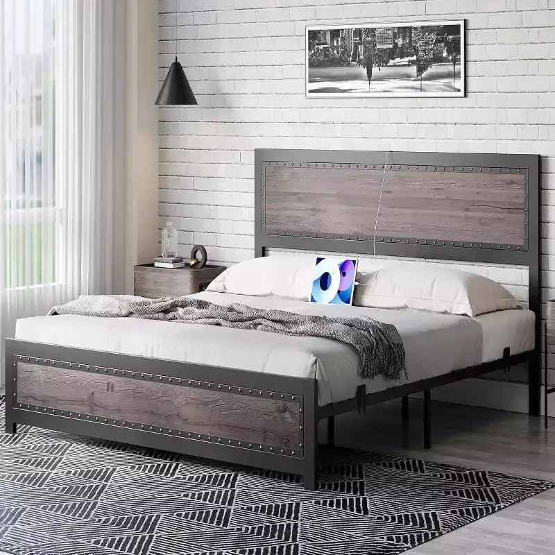 Cadre de lit en métal CuisinSmart avec tête et pied de lit, tête et pied de lit avec rivets, cadre de lit plateforme, rangement sous le lit de 27,4 cm