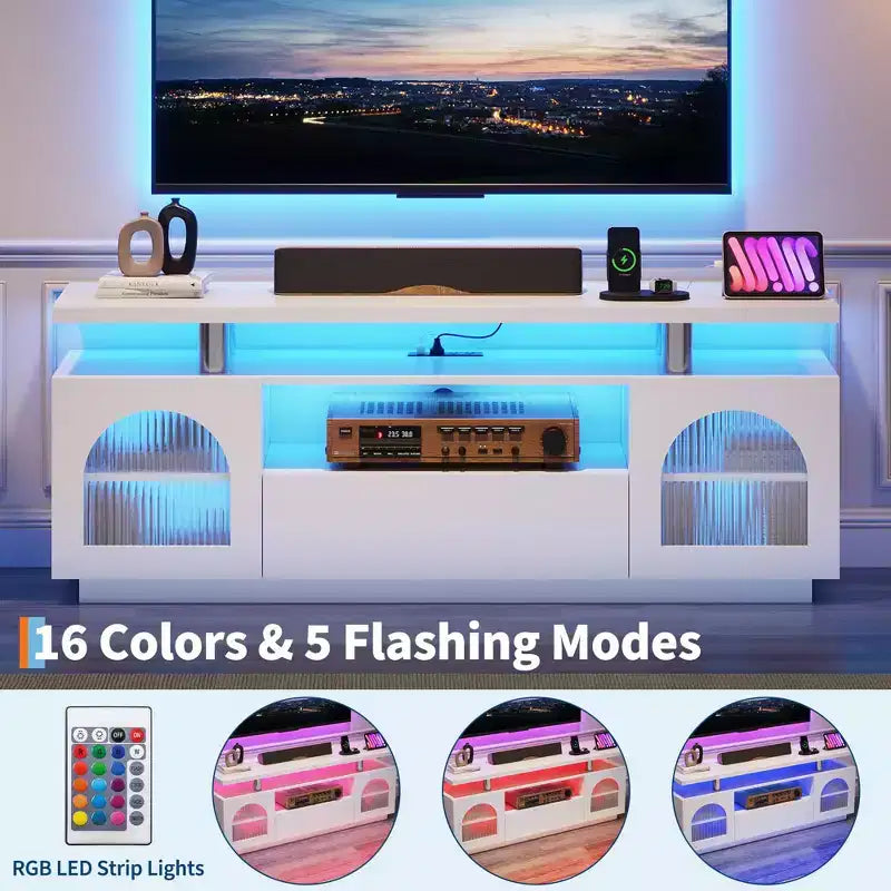 Meuble TV moderne GustoWave pour salon, meuble de divertissement de 59 pouces avec prises de courant et lumières LED, blanc