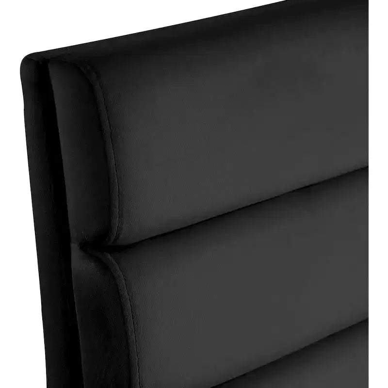 Meridian Furniture, Chaises de salle à manger en velours Kai, lot de 2