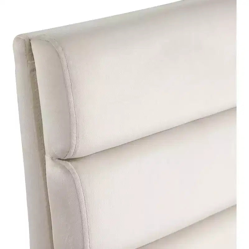 Meridian Furniture, Chaises de salle à manger en velours Kai, lot de 2
