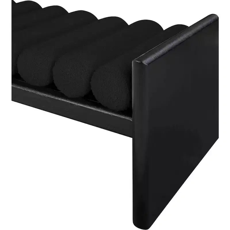 Meridian Furniture, Banc Waverly en tissu bouclé