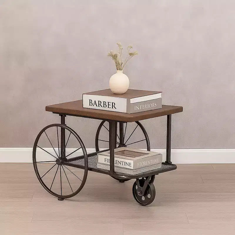 Table basse de style chariot industriel Vintiquewise avec dessus en bois rustique, grandes roues à rayons, étagère en filet, table d'appoint fonctionnelle et porte-revues