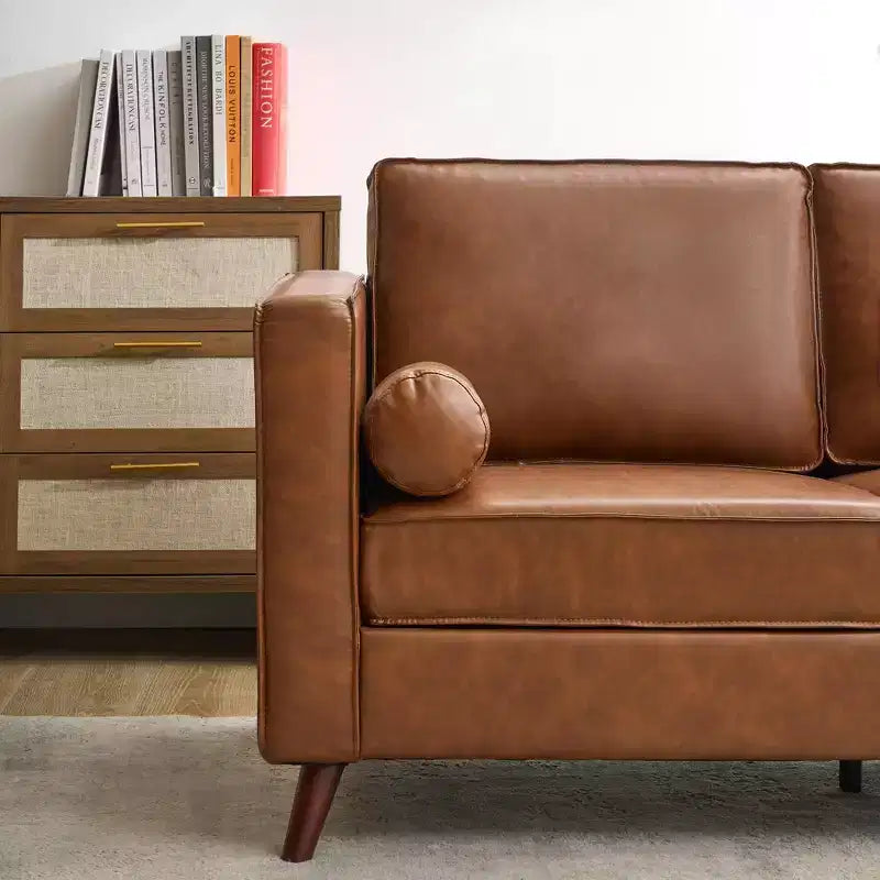Canapé en Cuir Marron, Canapé Moderne du Milieu du Siècle de 83 po, Canapé 3 Places avec Accoudoirs et Coussins Confortables, Canapés Profonds en Similicuir pour Salon, Chambre, Bureau