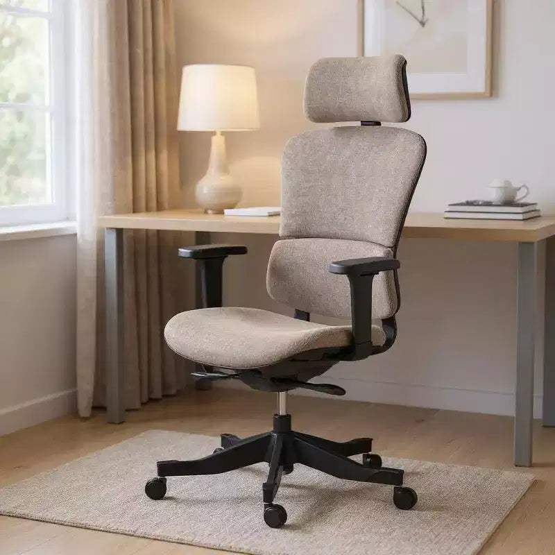 Lot de deux chaises de bureau pivotantes et roulantes HomeRoots, marron et noir, réglables en hauteur