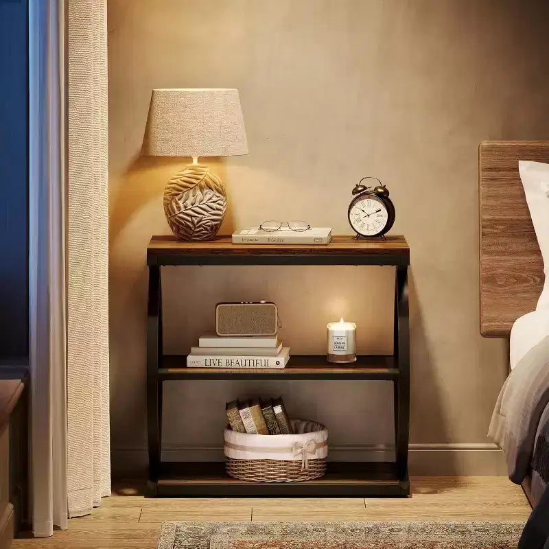 Table d'appoint à 3 niveaux Lantine, table d'appoint industrielle en bois avec cadre en métal pour chambre à coucher, salon, marron rustique