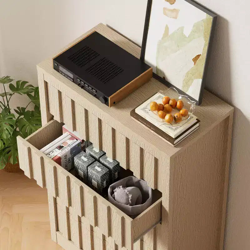 Commode moderne COZONY en bois à 5 tiroirs cannelés et sans poignées, avec rangement profond pour chambre, salon et couloir, Chêne Naturel