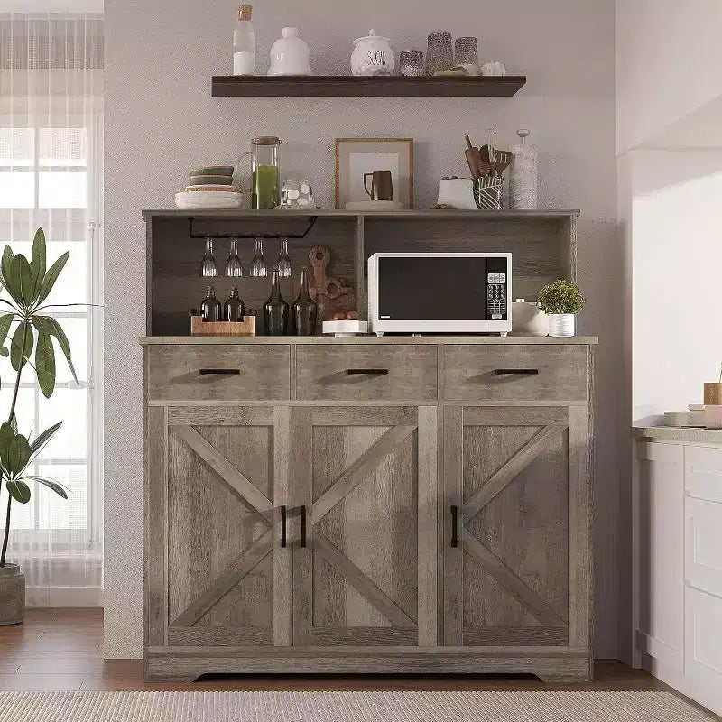 Buffet de salle à manger 59" style ferme avec portes de grange, 3 tiroirs et étagères, support pour micro-ondes, rangement moderne pour cuisine ou salle à manger