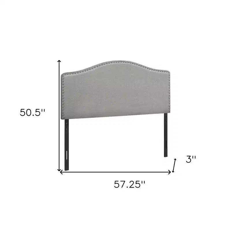 Tête de lit capitonnée pleine grandeur HomeRoots en mélange de lin gris avec bordure cloutée et forme arquée