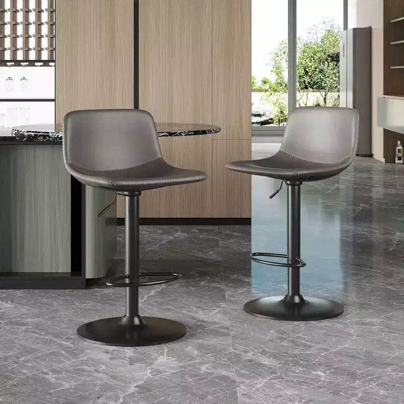 Okak Lot de 2 petits tabourets de bar modernes en cuir PU rembourrés avec dossier et base robuste, chaises pivotantes réglables en hauteur