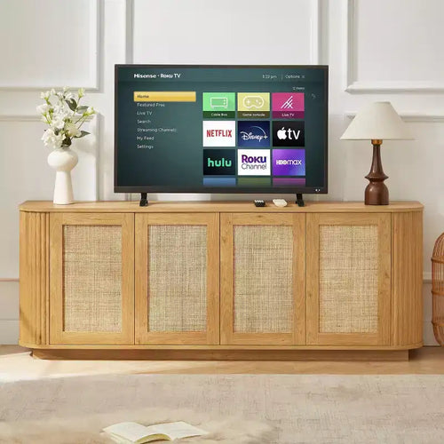 Meuble TV Japandi 64 po en rotin, console média avec coins arrondis cannelés et 4 portes en cannage - Panipeachy