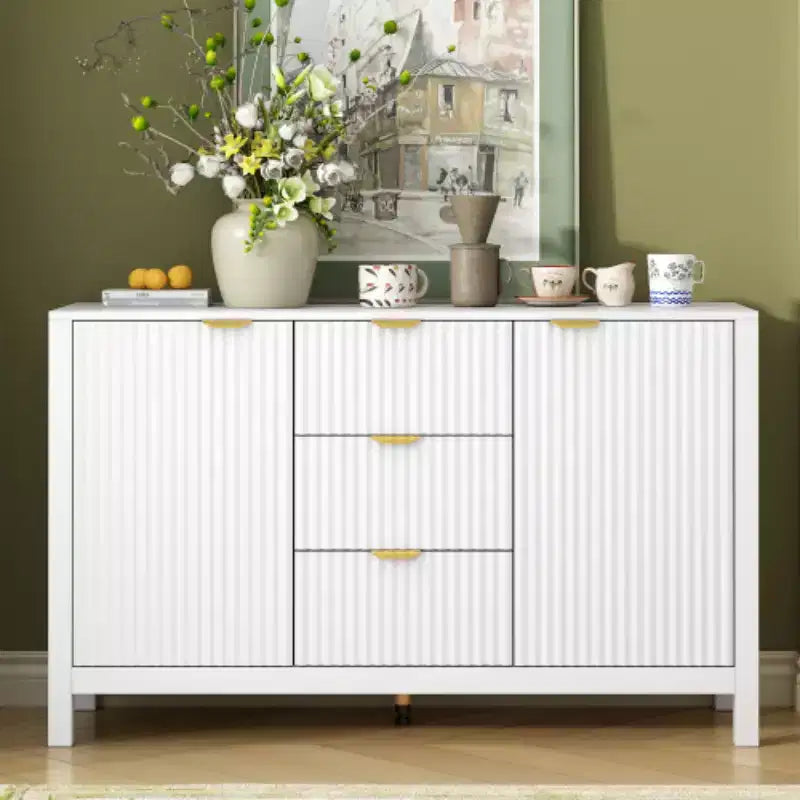 Buffet moderne à vagues 47, meuble de rangement à 3 tiroirs avec texture cannelée, portes à fermeture douce, poignées dorées pour entrée - Panipeachy