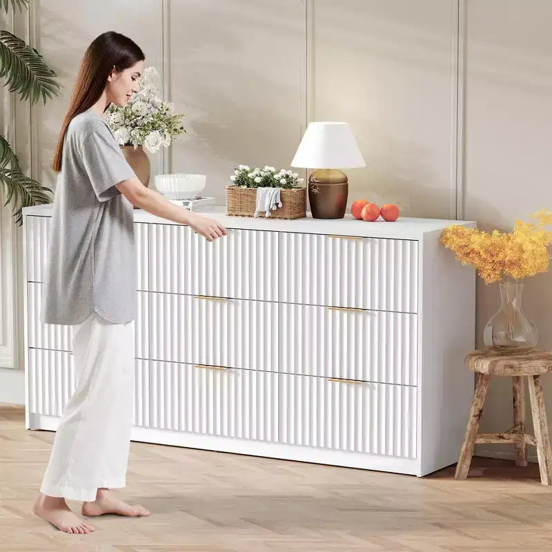 COZONY Commode cannelée à 8/9 tiroirs - Grand meuble de rangement en bois avec poignées métalliques et dispositif anti-basculement pour chambre à coucher, salon, couloir