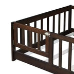 Lit au sol double Bellemave avec clôture et porte, cadre de lit Montessori bas pour enfants, bois d'hévéa massif, barrières de sécurité, assemblage facile