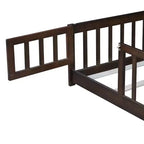Lit au sol double Bellemave avec clôture et porte, cadre de lit Montessori bas pour enfants, bois d'hévéa massif, barrières de sécurité, assemblage facile