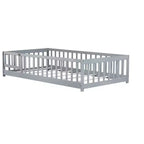 Lit au sol double Bellemave avec clôture et porte, cadre de lit Montessori bas pour enfants, bois d'hévéa massif, barrières de sécurité, assemblage facile